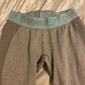 Gym shark leggings